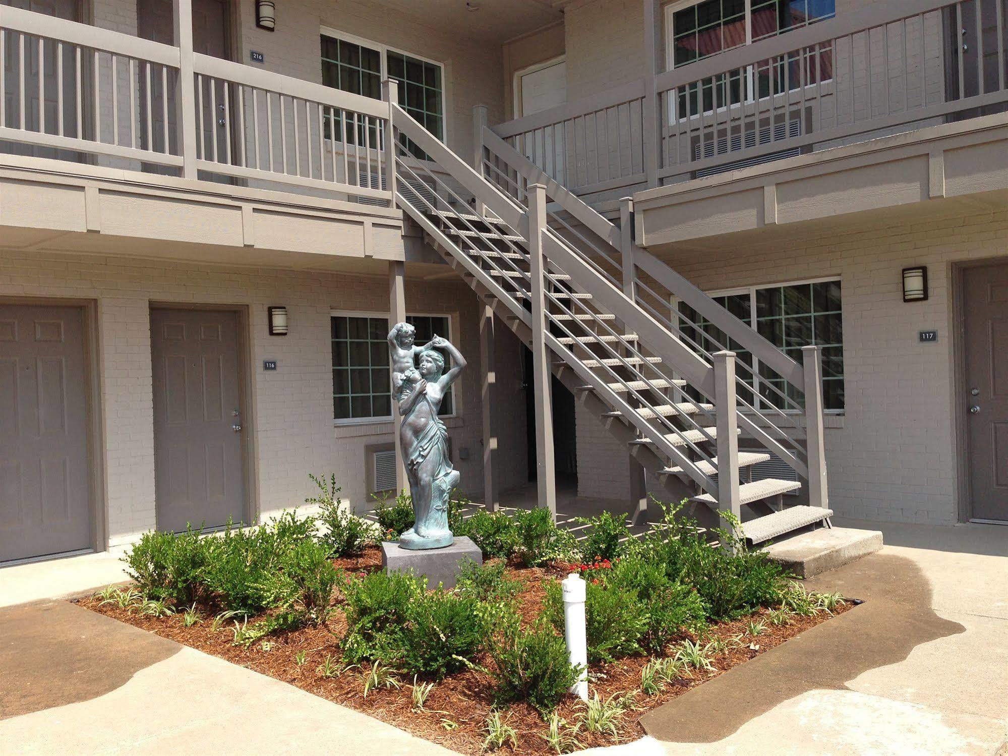Romantic Inn & Suites Dallas Bagian luar foto