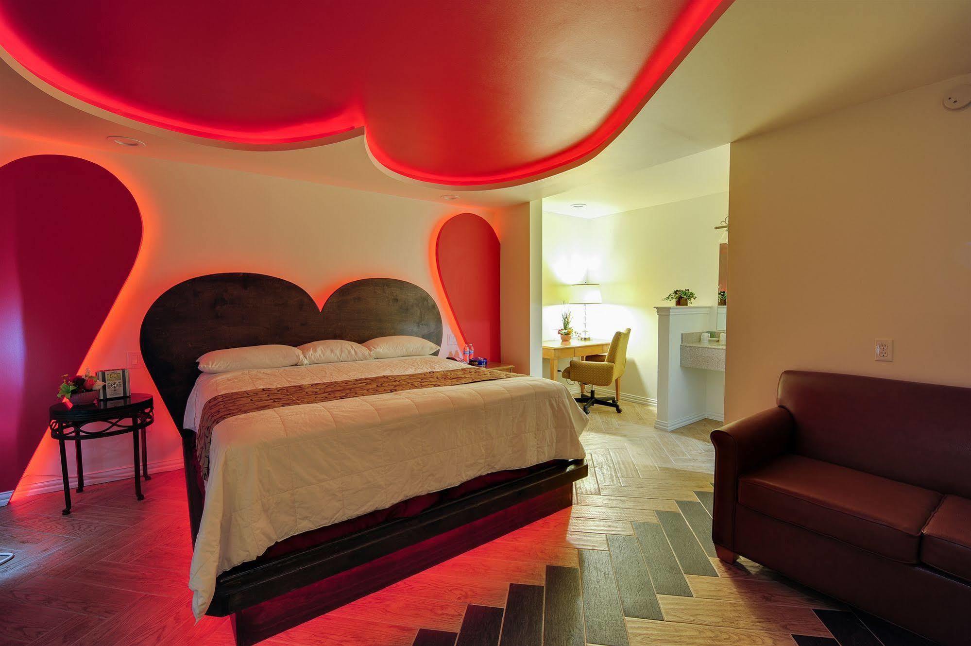 Romantic Inn & Suites Dallas Bagian luar foto